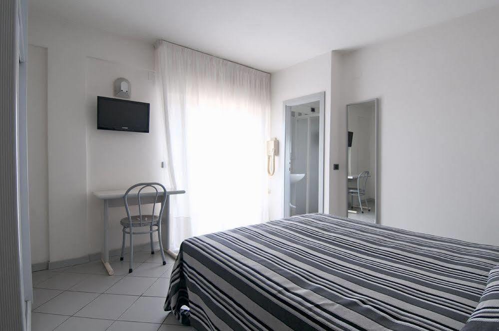 Hotel Aria Di Mare - Bed & Brunch In Centro A 里乔内 外观 照片